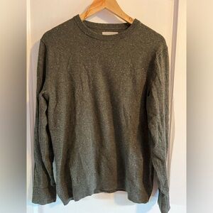 Men’s everlane cashmere sweater with small hole